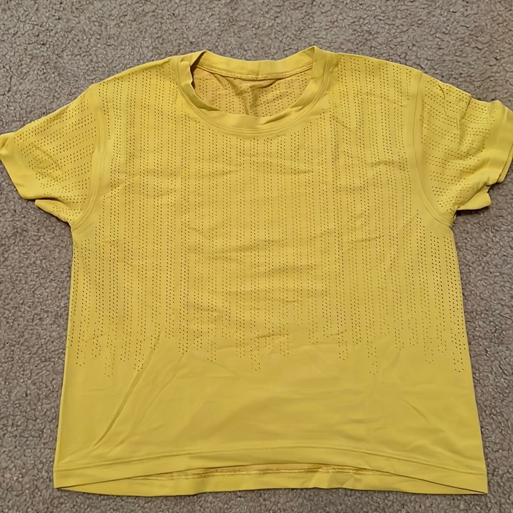 Train to be short sleeve